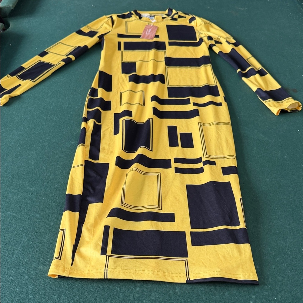 SHEIN Yellow and Black Geometric Long Sleeve Dress. CAJA. 1 A
